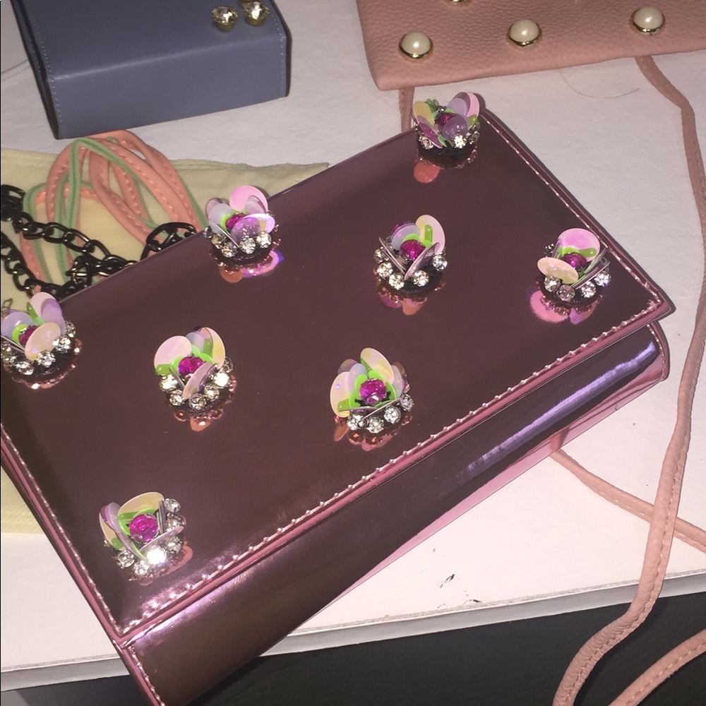 NWOT rhinestone flower handbag